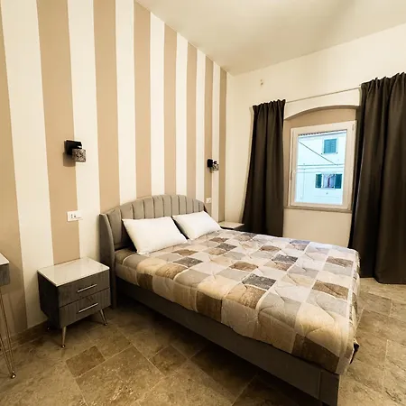Le Dei Lecci Apartament *